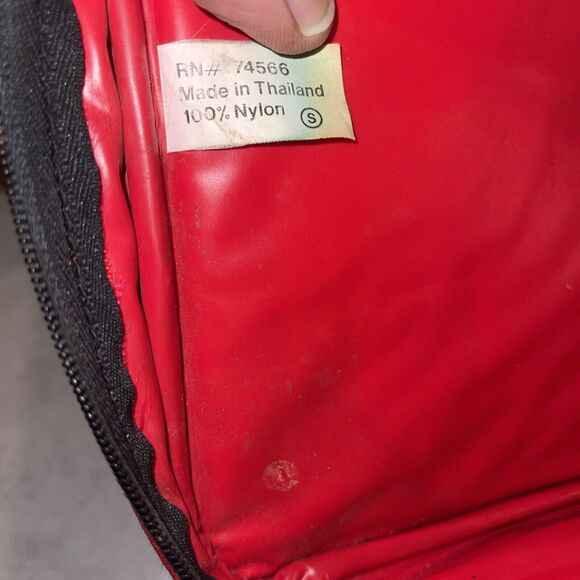 Vtg Marlboro Adventure Team Lizard Rock Insulated Cooler Duffel Bag Red 1992 - Picture 9 of 14